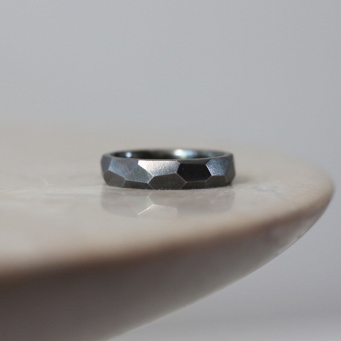 Geometric Faceted Ring 5mm - Silver/Oxidised